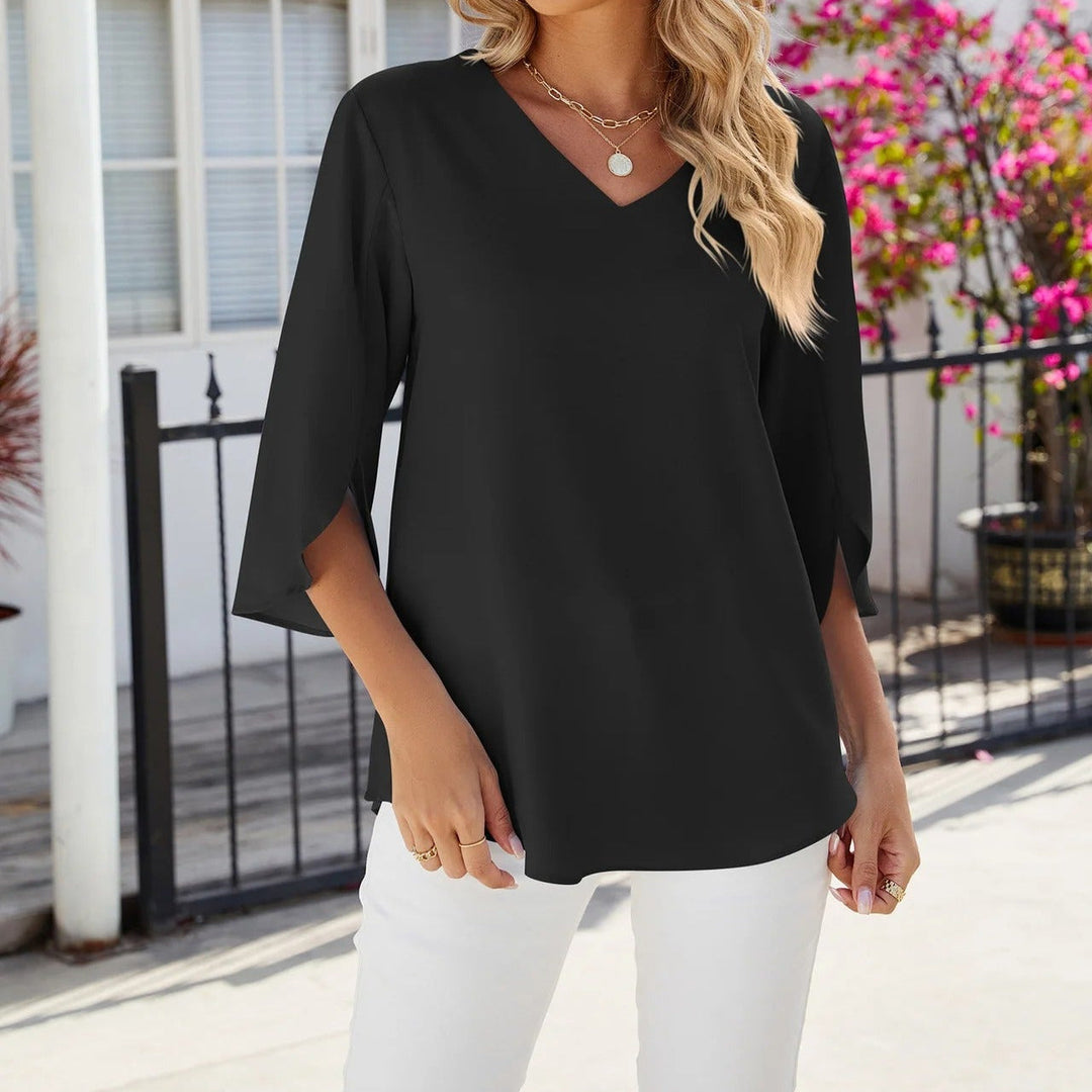 LARA Relaxed Fit Blouse