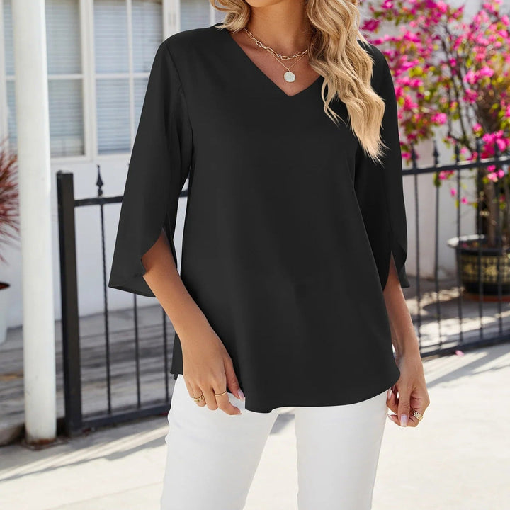 LARA Relaxed Fit Blouse